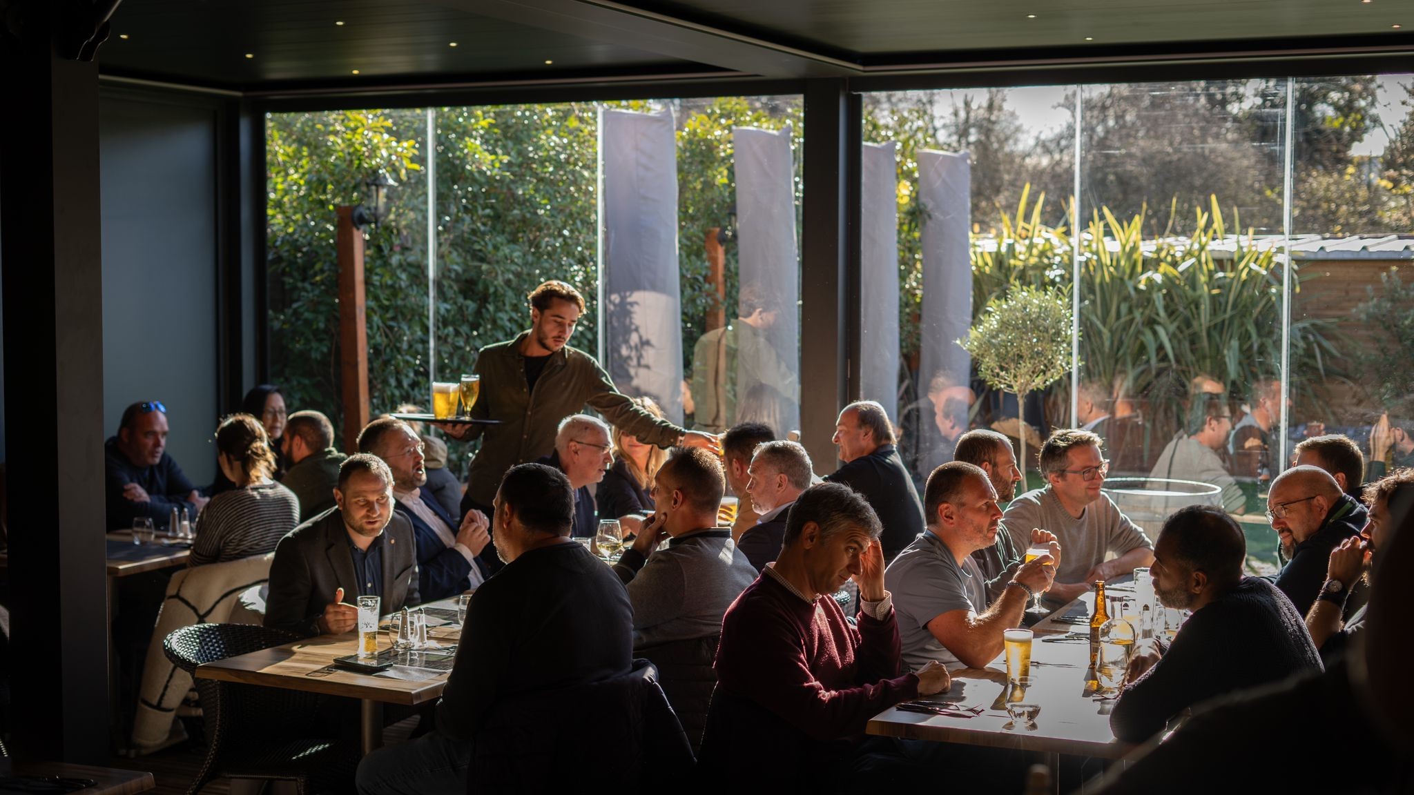 Salle du restaurant animée